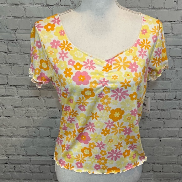 5B STYLE  Bundle of Two Lettuce Edge T-Shirts Black & Floral Print - Large - Picture 2 of 5